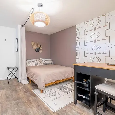 Modern Haven: Chic Studio Getaway